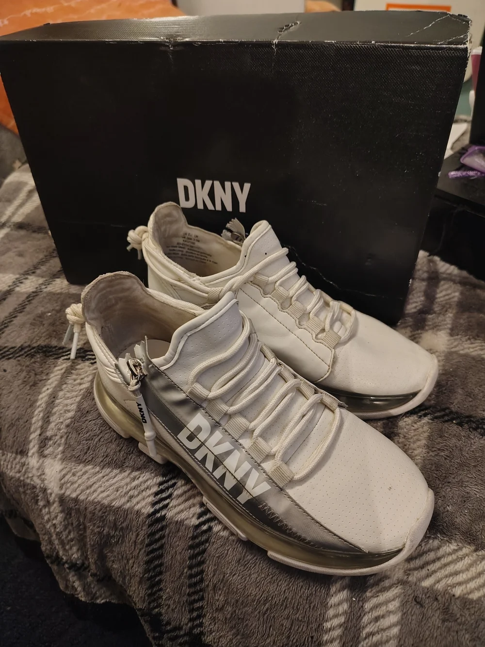 Dkny men’s sneakers